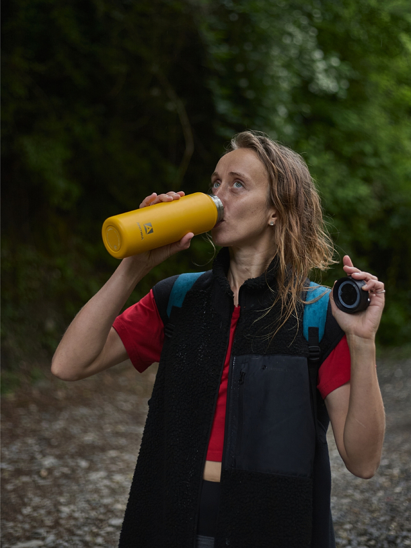 Термокружка 0.7л серии 708 жёлтая со спортивной крышкой - 4