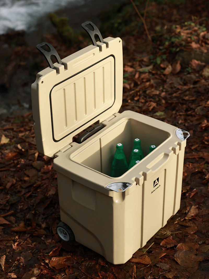 Бежевый термоконтейнер 2600 на 35 литров - 7