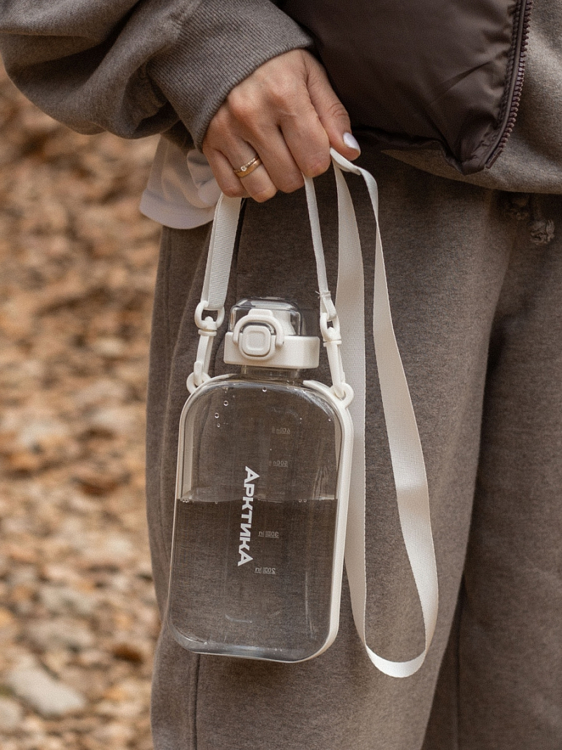 Тритановая бутылка 0.75л серии 724 «Снег» на ремне - 2