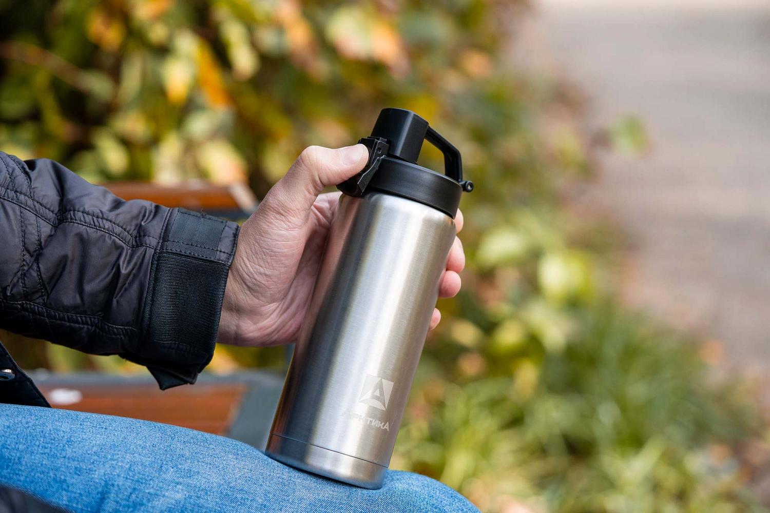 Надежная термокружка «Сититерм» с замком, карабином для переноски и удобным питьевым носиком