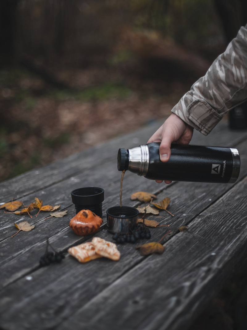 Термос 0.75л серии 106 чёрный с узким горлом и молотковой эмалью - 4