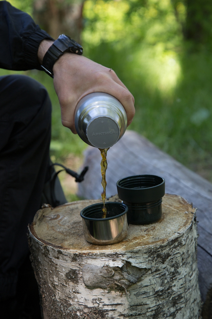 Термос 0.9л серии 106 серебряный с узким горлом и молотковой эмалью - 4