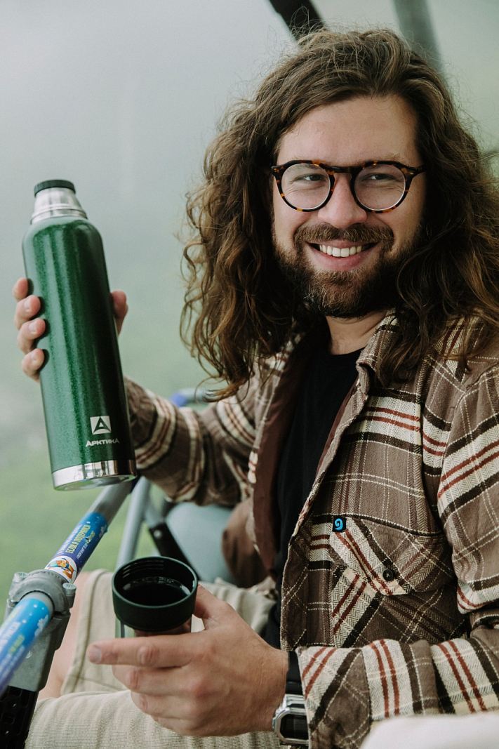 Термос 1.2л серии 106 зелёный с узким горлом и молотковой эмалью - 6