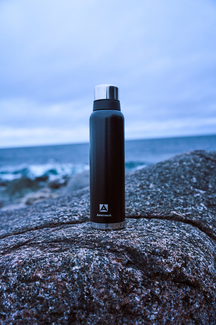 Термос 1.6л серии 106 чёрный с узким горлом и молотковой эмалью - 2